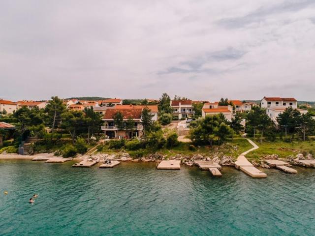 Villa Sarah Klimno Exterior photo